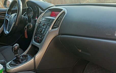 Opel Astra J, 2010 год, 650 000 рублей, 4 фотография