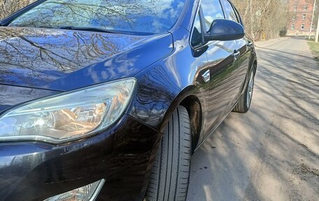 Opel Astra J, 2010 год, 650 000 рублей, 3 фотография