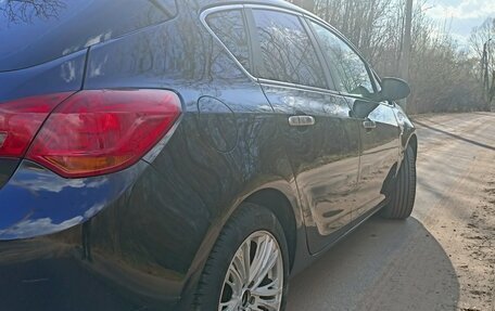 Opel Astra J, 2010 год, 650 000 рублей, 11 фотография