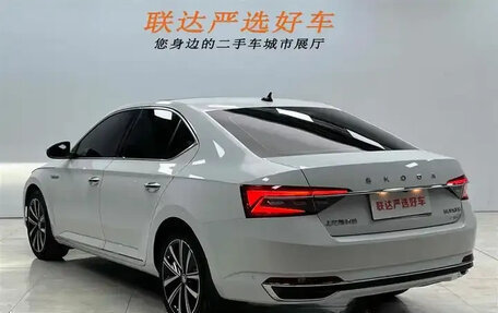 Skoda Superb III рестайлинг, 2022 год, 2 127 000 рублей, 3 фотография