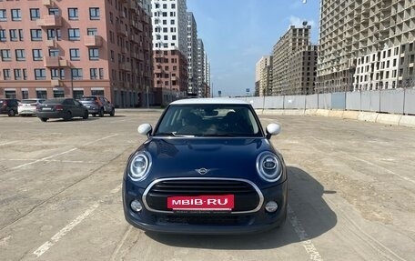 MINI Hatch, 2018 год, 1 979 000 рублей, 8 фотография