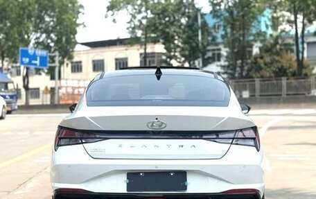 Hyundai Elantra, 2022 год, 1 275 100 рублей, 3 фотография
