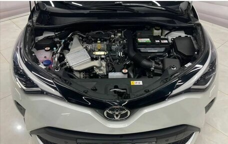Toyota C-HR I рестайлинг, 2022 год, 2 700 000 рублей, 17 фотография