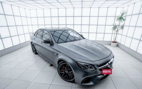 Mercedes-Benz E-Класс AMG, 2018 год, 9 000 000 рублей, 21 фотография