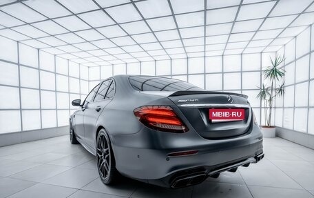 Mercedes-Benz E-Класс AMG, 2018 год, 9 000 000 рублей, 19 фотография