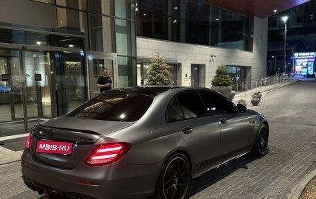 Mercedes-Benz E-Класс AMG, 2018 год, 9 000 000 рублей, 16 фотография