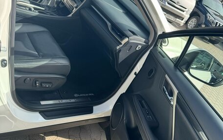 Lexus RX IV рестайлинг, 2020 год, 4 400 000 рублей, 11 фотография