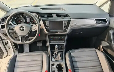 Volkswagen Touran III, 2021 год, 1 749 000 рублей, 12 фотография