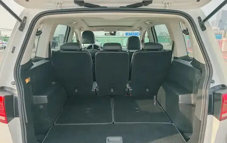 Volkswagen Touran III, 2021 год, 1 749 000 рублей, 9 фотография