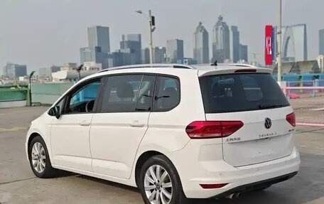 Volkswagen Touran III, 2021 год, 1 749 000 рублей, 5 фотография