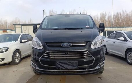 Ford Tourneo Custom I рестайлинг, 2021 год, 2 385 000 рублей, 6 фотография