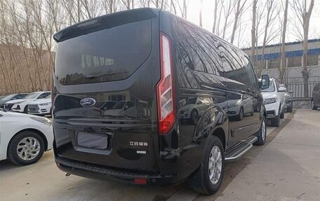Ford Tourneo Custom I рестайлинг, 2021 год, 2 385 000 рублей, 4 фотография