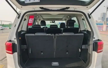 Volkswagen Touran III, 2021 год, 1 749 000 рублей, 7 фотография