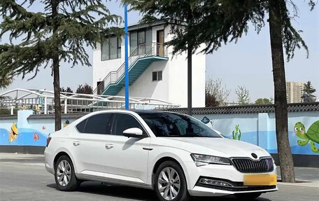 Skoda Superb III рестайлинг, 2022 год, 2 150 000 рублей, 1 фотография