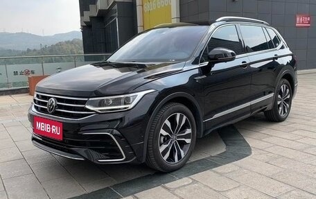 Volkswagen Tiguan II, 2022 год, 2 775 000 рублей, 1 фотография