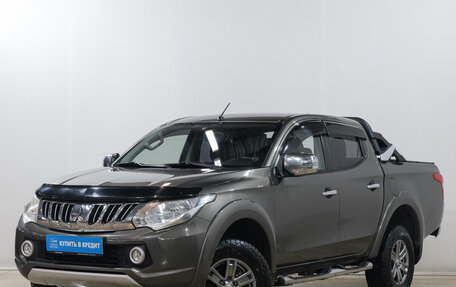 Mitsubishi L200 IV рестайлинг, 2015 год, 1 989 000 рублей, 2 фотография