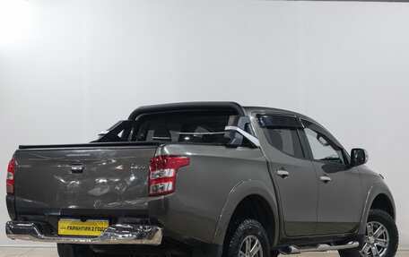 Mitsubishi L200 IV рестайлинг, 2015 год, 1 989 000 рублей, 5 фотография