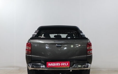 Mitsubishi L200 IV рестайлинг, 2015 год, 1 989 000 рублей, 4 фотография