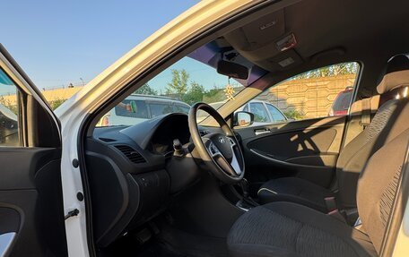 Hyundai Solaris II рестайлинг, 2016 год, 1 240 000 рублей, 12 фотография