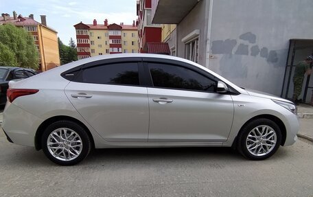 Hyundai Solaris II рестайлинг, 2019 год, 1 630 000 рублей, 3 фотография