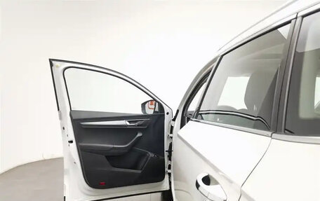 Skoda Karoq I, 2022 год, 2 100 000 рублей, 13 фотография
