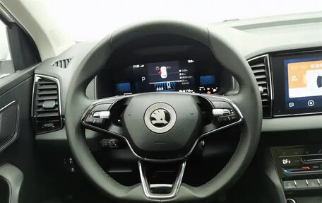 Skoda Karoq I, 2022 год, 2 100 000 рублей, 11 фотография