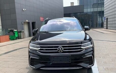 Volkswagen Tiguan II, 2022 год, 2 775 000 рублей, 2 фотография