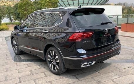 Volkswagen Tiguan II, 2022 год, 2 775 000 рублей, 7 фотография