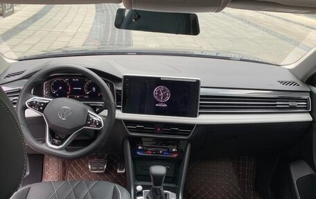 Volkswagen Tiguan II, 2022 год, 2 775 000 рублей, 9 фотография
