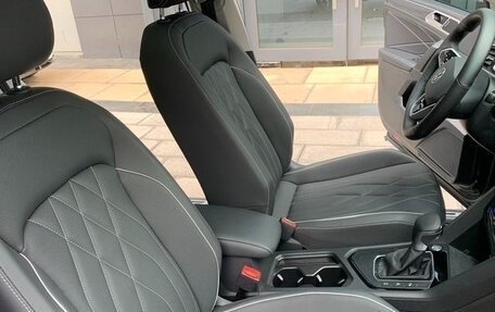 Volkswagen Tiguan II, 2022 год, 2 775 000 рублей, 12 фотография