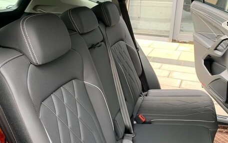 Volkswagen Tiguan II, 2022 год, 2 775 000 рублей, 11 фотография