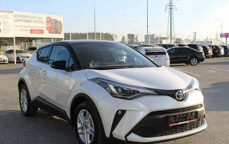 Toyota C-HR I рестайлинг, 2022 год, 4 490 000 рублей, 2 фотография