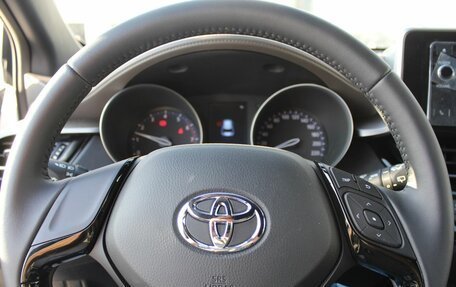 Toyota C-HR I рестайлинг, 2022 год, 4 490 000 рублей, 8 фотография
