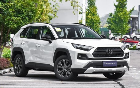 Toyota RAV4, 2024 год, 3 410 000 рублей, 2 фотография