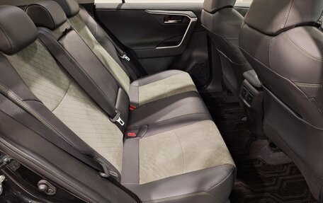 Toyota RAV4, 2024 год, 3 900 000 рублей, 12 фотография