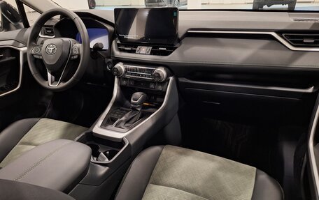 Toyota RAV4, 2024 год, 3 900 000 рублей, 11 фотография