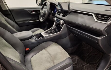 Toyota RAV4, 2024 год, 3 900 000 рублей, 10 фотография
