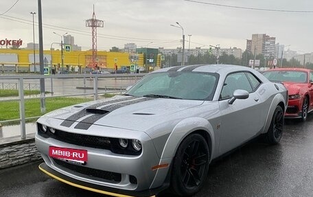 Dodge Challenger III рестайлинг 2, 2020 год, 5 500 000 рублей, 8 фотография