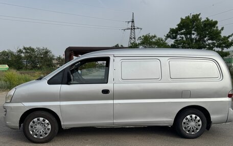 Hyundai H-1 II рестайлинг, 2007 год, 800 000 рублей, 5 фотография