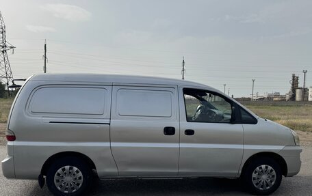 Hyundai H-1 II рестайлинг, 2007 год, 800 000 рублей, 12 фотография