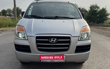 Hyundai H-1 II рестайлинг, 2007 год, 800 000 рублей, 3 фотография