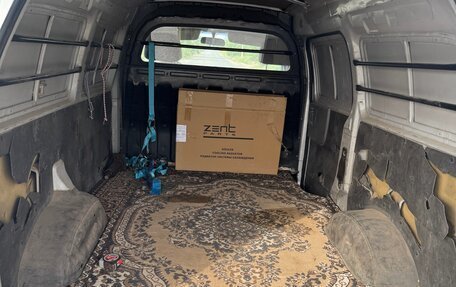 Hyundai H-1 II рестайлинг, 2007 год, 800 000 рублей, 25 фотография