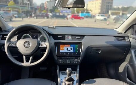 Skoda Octavia, 2021 год, 1 200 000 рублей, 9 фотография