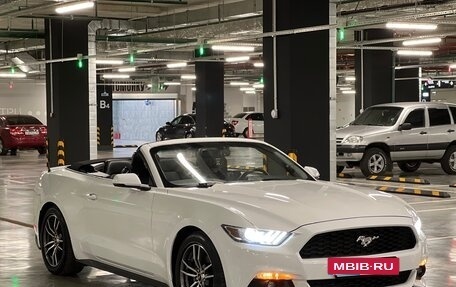 Ford Mustang VI рестайлинг, 2017 год, 1 985 000 рублей, 10 фотография