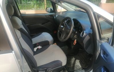 Mitsubishi Colt VI рестайлинг, 2004 год, 450 000 рублей, 1 фотография