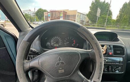 Mitsubishi Carisma I, 2002 год, 310 000 рублей, 9 фотография