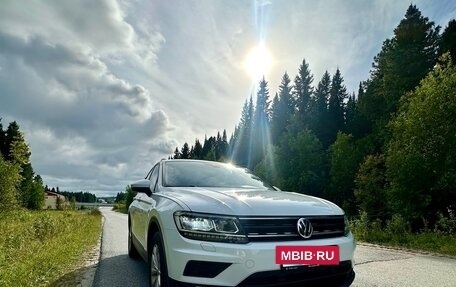Volkswagen Tiguan II, 2019 год, 2 750 000 рублей, 2 фотография