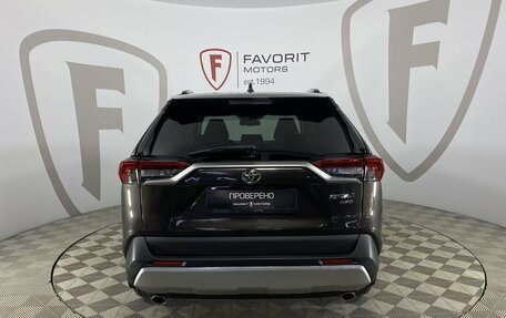 Toyota RAV4, 2021 год, 2 795 000 рублей, 3 фотография