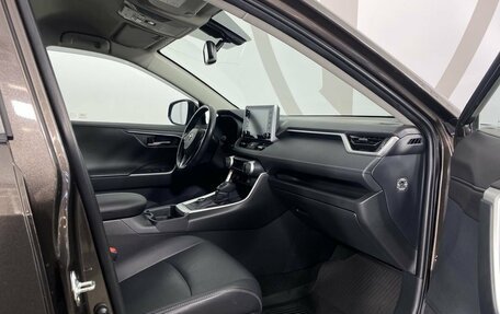 Toyota RAV4, 2021 год, 2 795 000 рублей, 14 фотография