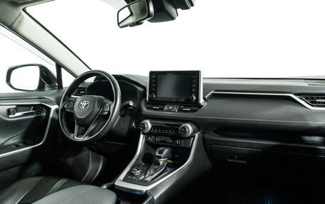 Toyota RAV4, 2020 год, 3 340 000 рублей, 9 фотография